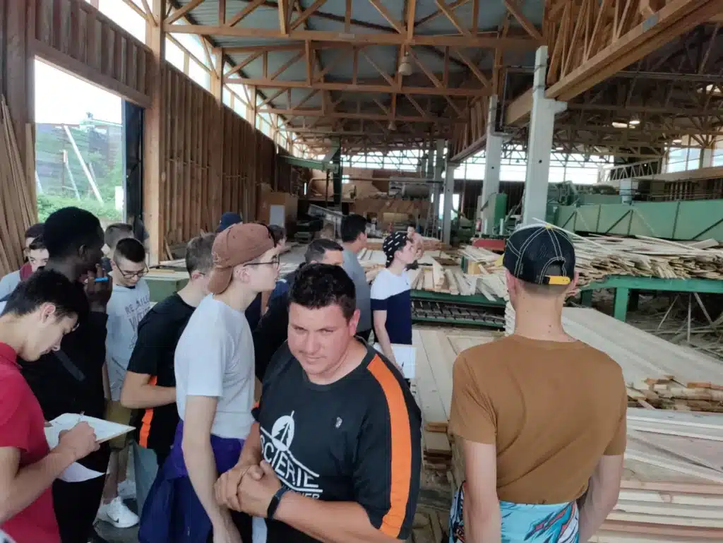 apprentis cap menuisier mfr des 4 vallees lamure sur azergue
