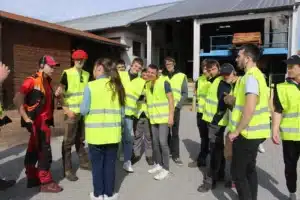 eleves de la mfr des 4 vallees lamure sur azergues en voyage