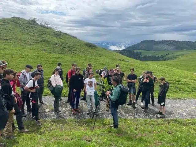 groupe d eleves de la mfr des 4 vallees en voyage a serraval 1