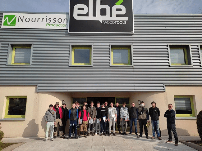 groupe d eleves de la mfr des 4 vallees lamure sur azergues