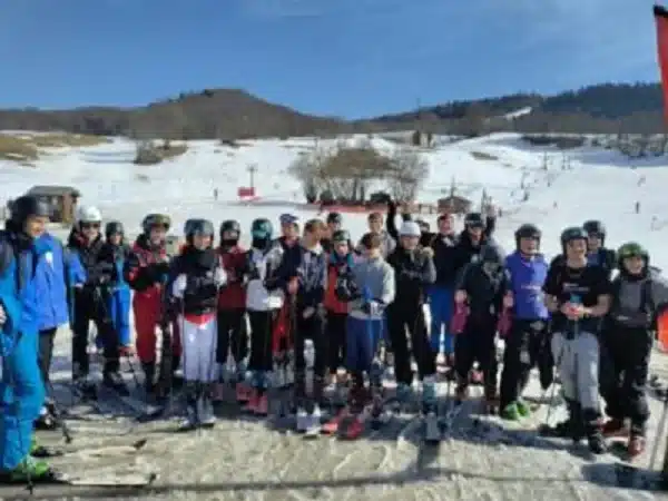 groupe d eleves de la mfr des 4 vallees lamure sur azergues
